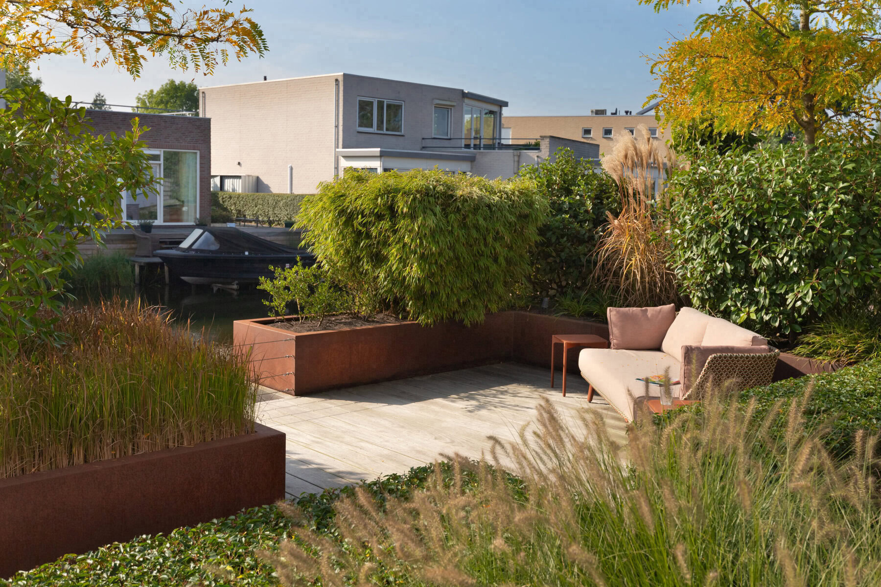 Tuinrenovatie in Moordrecht met nieuwe bestrating en beplanting